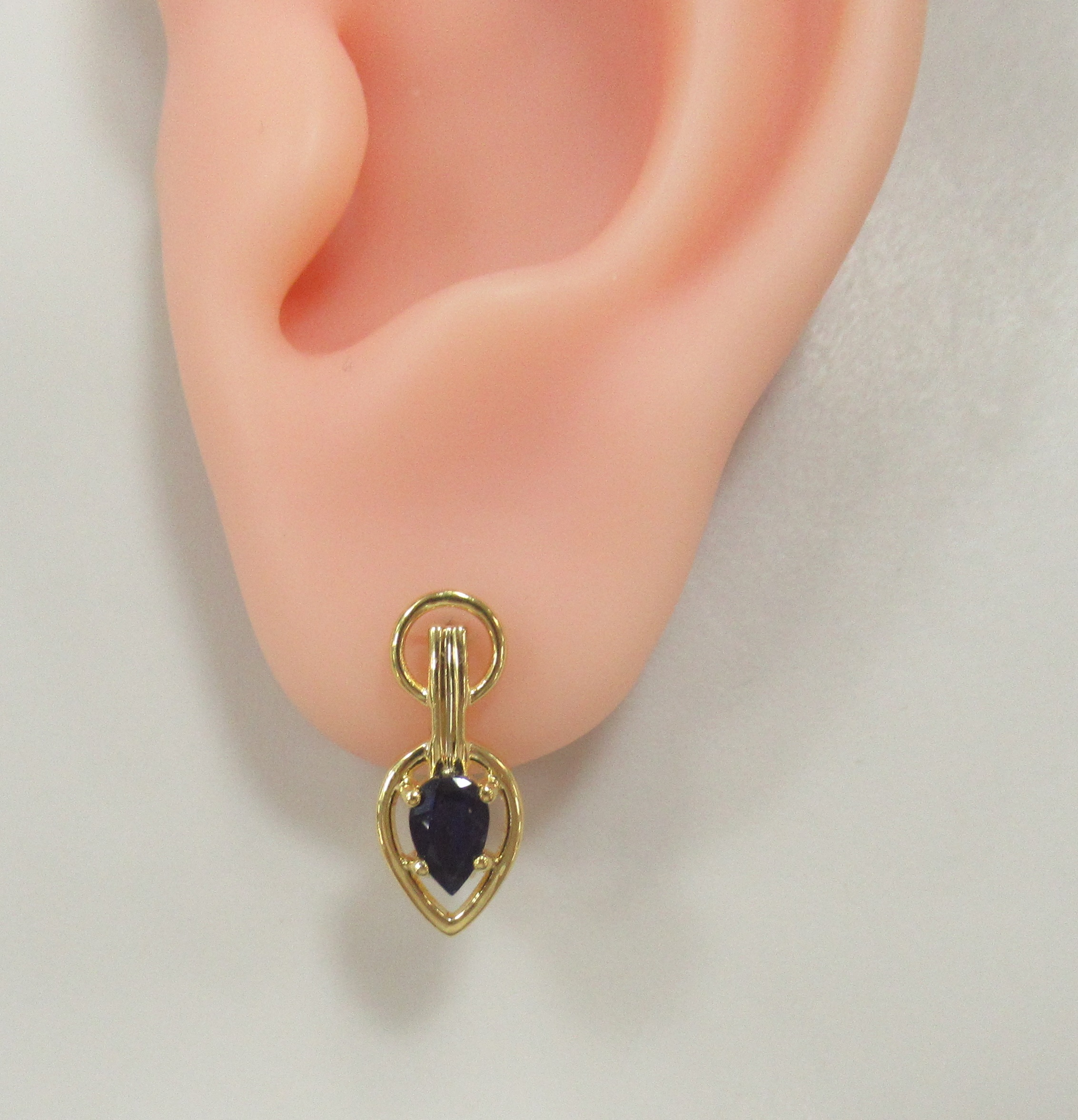 Серебряные серьги с сапфирами